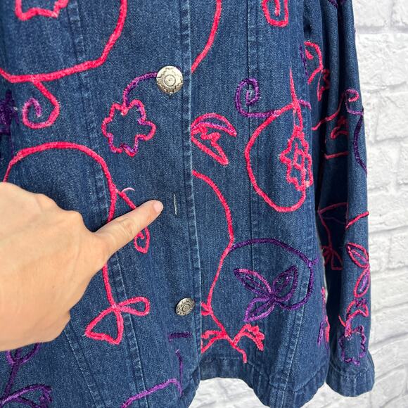 Vintage Choices Denim Jean Jacket Size M Pink Floral Embroidered Textured - Picture 3 of 7